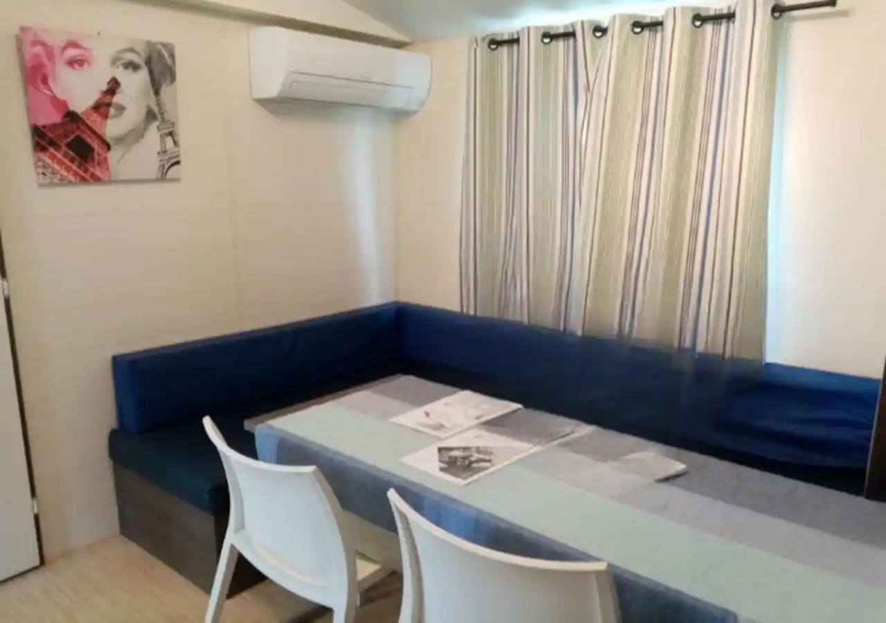 La Roque D'Antheron - Mobile-Home - 6 Pers - 3 Ch - Piscine 外观 照片